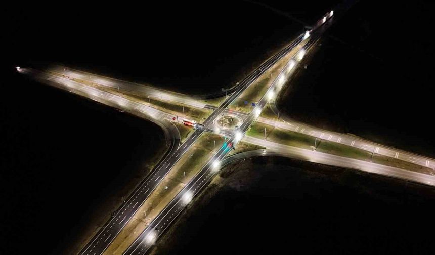 Ölümlü kazaların yaşandığı Pınarhisar-Lüleburgaz Kavşağı’nda aydınlatma çalışmaları tamamlandı