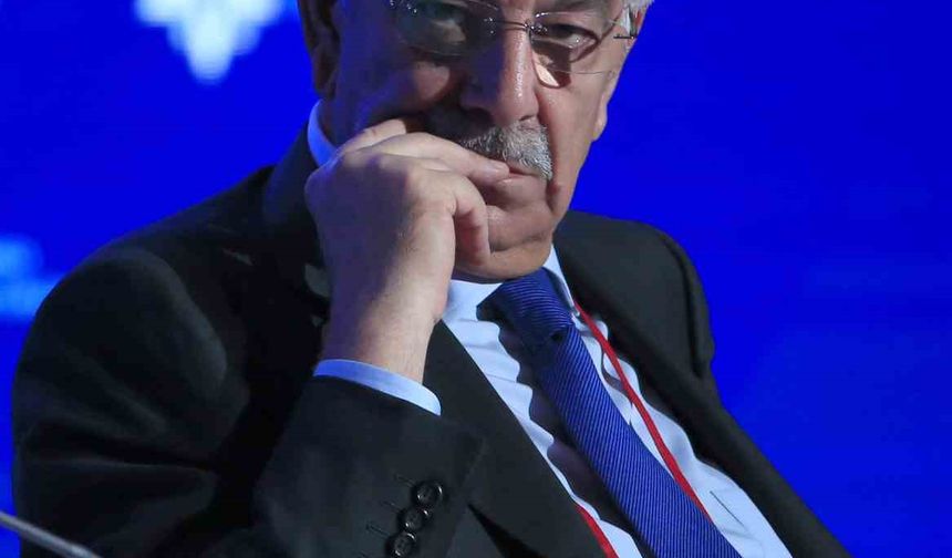 Pakistan Savunma Bakanı Asif: "Anlaşma olmazsa Afganistan ile açık bir savaşa girme seçeneğimiz var"