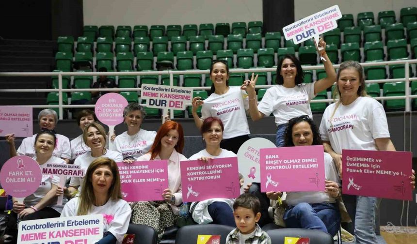 Pembe farkındalık parkeye taşındı