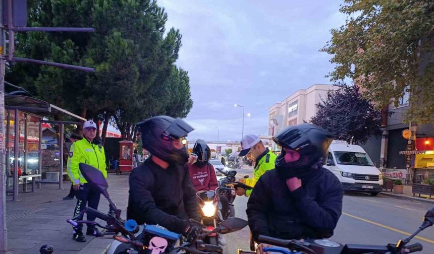 Polis gürültü kirliliğine geçit vermedi: Abart egzoz kullanan sürücülere ceza yağdı