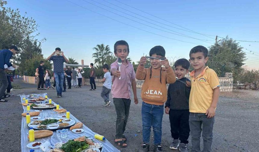Polis memurundan köy çocuklarına birlik sofrası