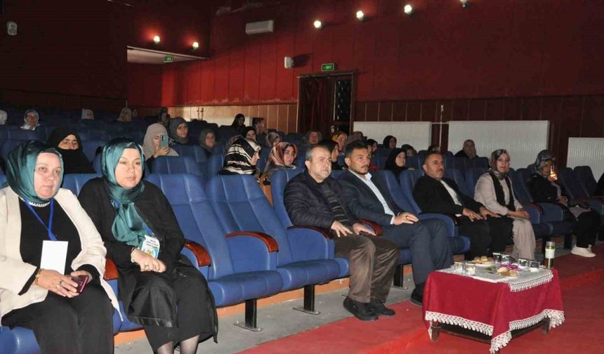 Sorgun’da "Dünya Ahiret Mutluluğu Aile" konulu konferans düzenlendi