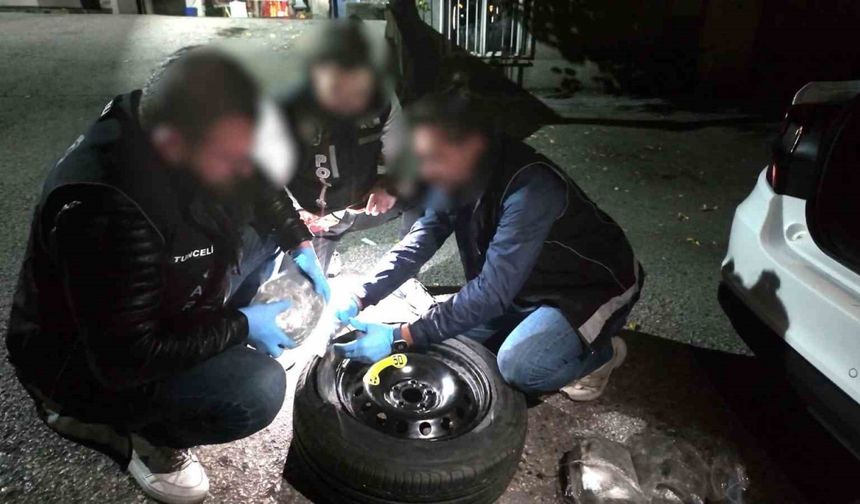 Stepneye zulalanmış uyuşturucu ele geçirdi: 2 gözaltı