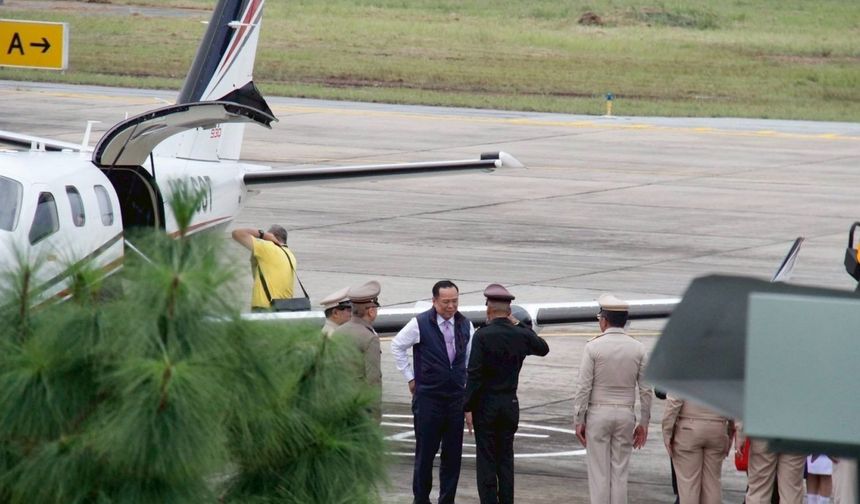 Tayland Başbakanı Anutin, özel uçağını kullanarak organ taşıdı