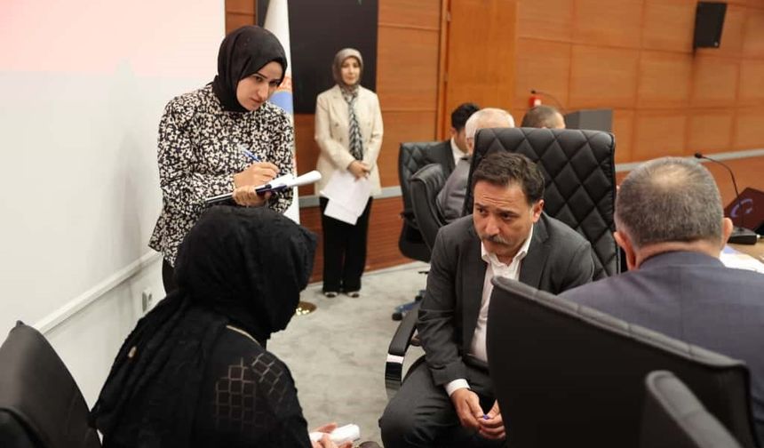 Vali Çiçek, vatandaşlarla bir araya geldi