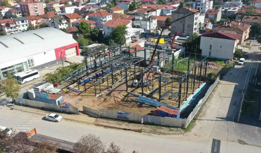 Vezirçiftliği Kapalı Spor Salonu’nda çalışmalar sürüyor