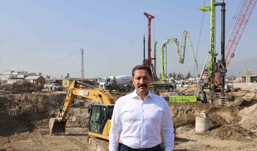 Asrın felaketi sonrası ulaşım ağının güçlendirildiği Hatay’da kilit kavşağın 2026 yılı Ocak ayında hizmete açılması planlanıyor