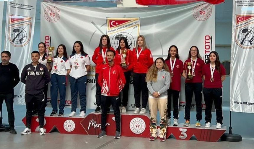 Erzurum ETÜ Atıcılık takımı Mersin’de birinci oldu