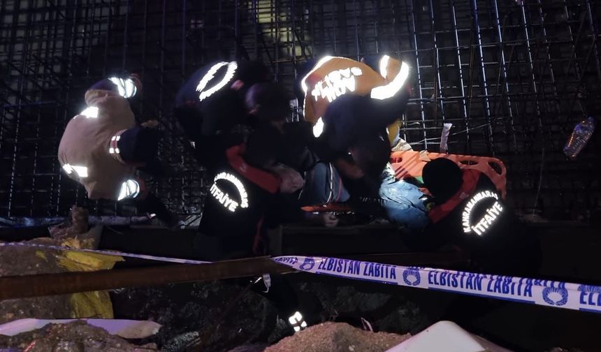 6 metrelik çukura düşen şahıs itfaiye ekiplerince kurtarıldı