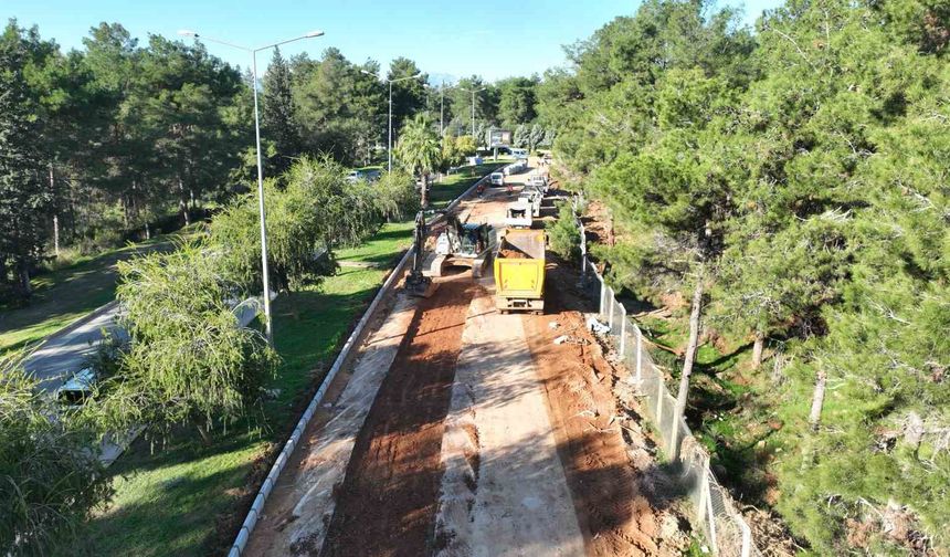 Altıntaş-Kundu Turizm Bölgesi'nde içme suyu hattı tamamlanıyor, yol yenileniyor