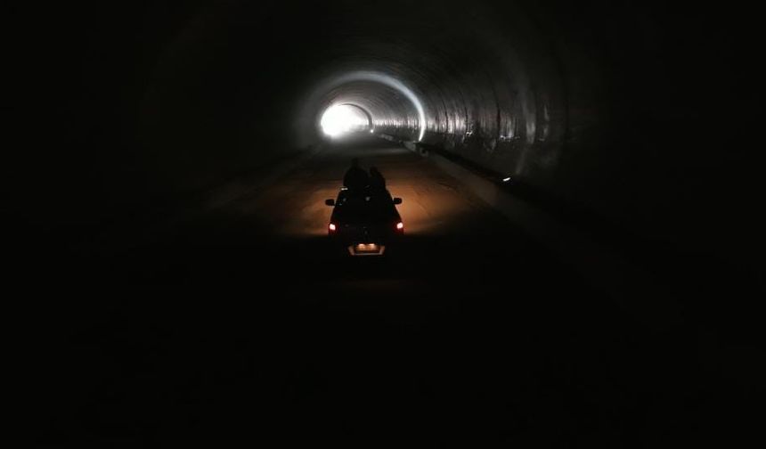 Amanos Dağları'nda 8.5 kilometre uzunluğu tünelde ışık göründü
