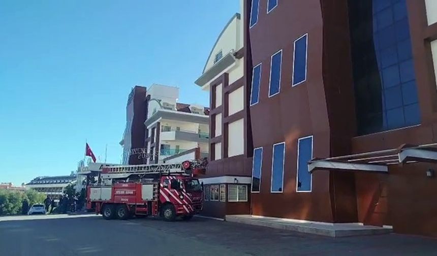 Antalya'da 5 yıldızlı oteldeki yangın korkuttu