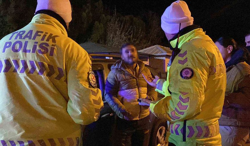 Ehliyetini yenilemediği için ceza yiyen sürücüden 'krom' savunması