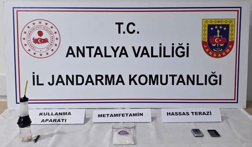 Elmalı'da jandarmadan uyuşturucu baskını