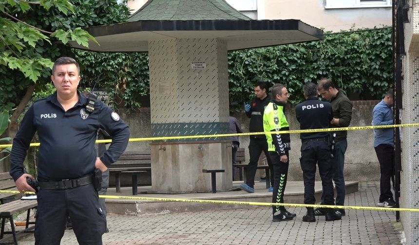 Genç kadın toplantı için beklediği dayısının silahından çıkan kurşunlarla hayatını kaybetmiş