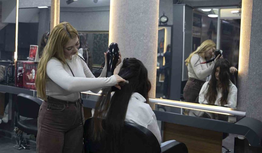 Mersin'de MERCEK ile kadınlar mesleğe adım atıyor