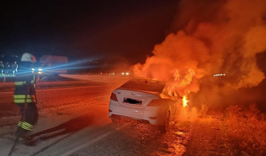 Seyir halindeki otomobil alevlere teslim oldu