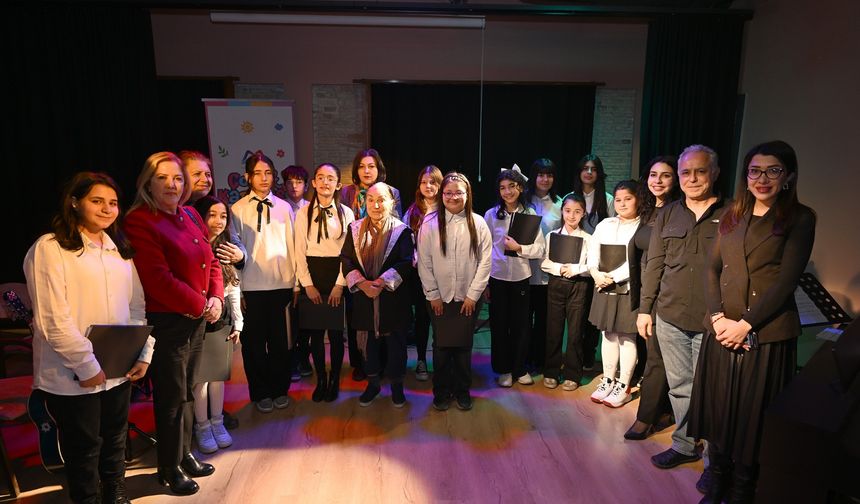 Mersin’de Miniklerin Eserleri Ziyaretçileri Büyüledi