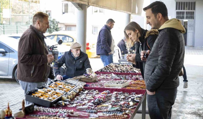 Mersin’de Zaman Yolculuğu: Antika Pazarı İlgi Odağı