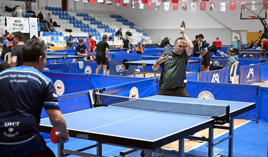 Mersin'de 5. Ulusal Masa Tenisi Veteran Turnuvası tamamlandı