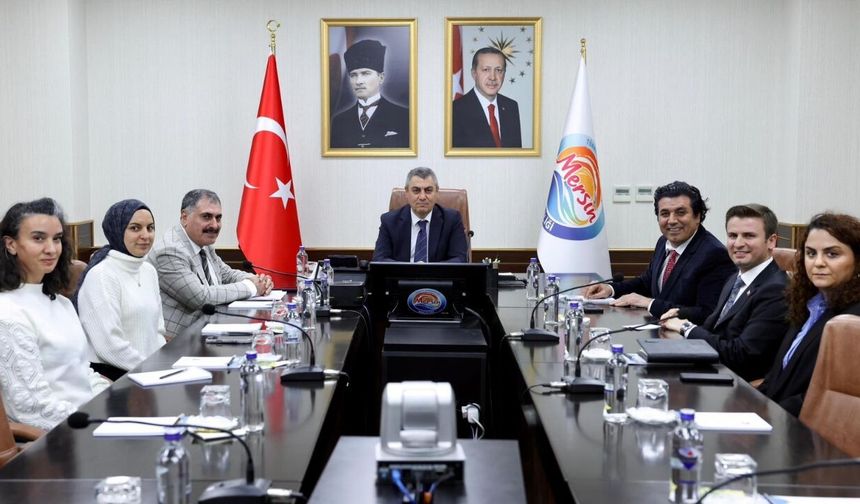 Mersin’de sokak hayvanları için kritik toplantı yapıldı