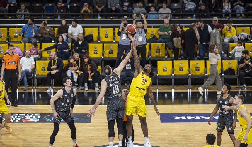 Mersin’de İnanılmaz Geri Dönüş: Carettalar Parkeden Zaferle Ayrıldı!