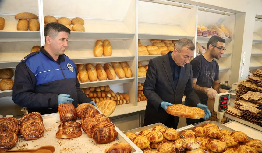Akdeniz'de Halk Sağlığını Hiçe Sayan Fırına Zabıta Engeli