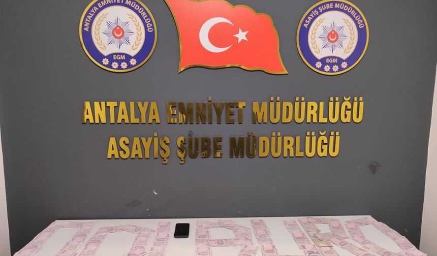 Yabancı Uyruklu Şahsı Dolandıran Sahte Polis Yakalandı