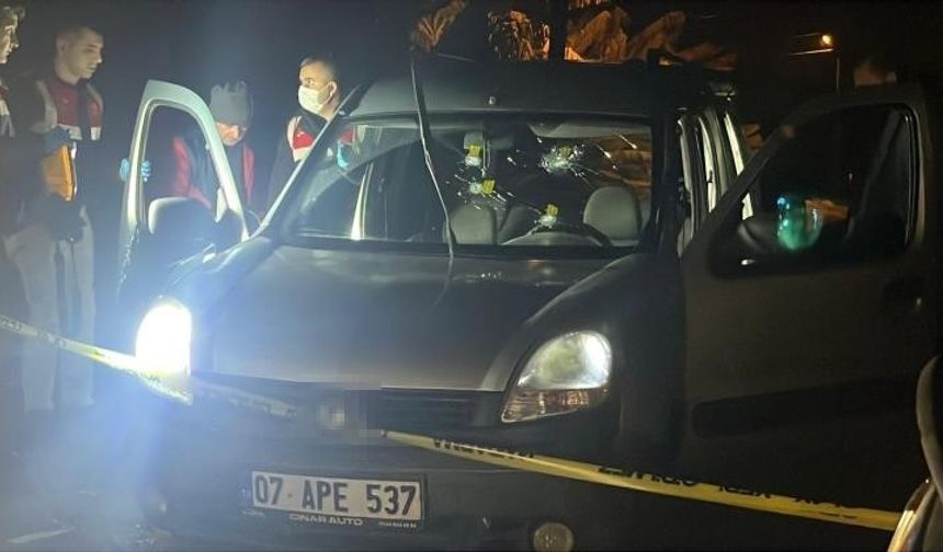 Alanya'da seyir halindeki araca silahlı saldırı: 1 ölü