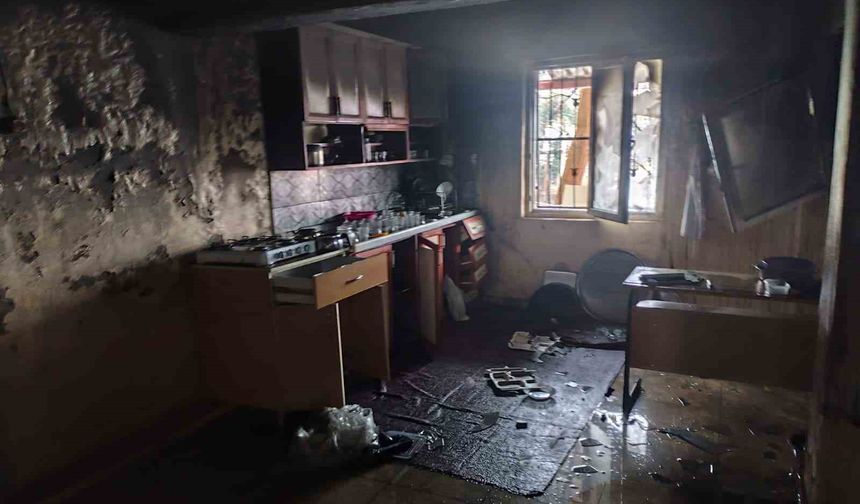 Camide çıkan yangın hasara neden oldu