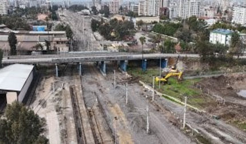 James Bond filminin bazı sahneleri çekilmişti: O köprüde yıkım başladı