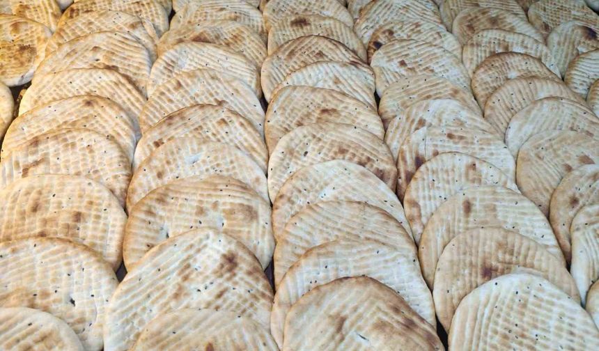 Kahramanmaraş'ın tecilli lezzeti Maraş çöreği Ramazan sofralarını süslüyor
