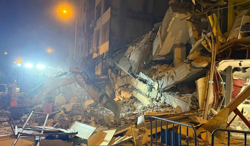 Kontrollü yıkımda çöken binada canlı izine rastlanmadı