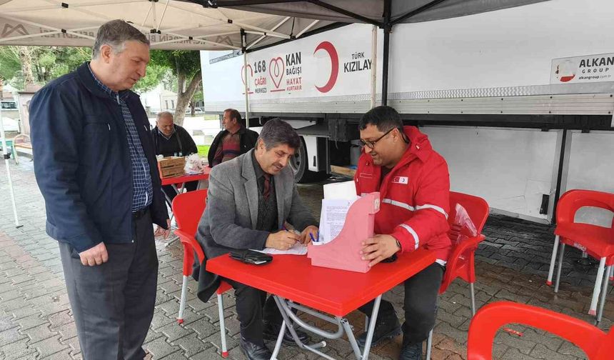 Mersin'de din görevlilerinden Ramazan öncesi kan bağışı