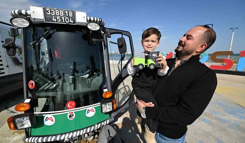 Mersin'de Minik Ayaz'ın Süpürge Aracı Hayali Gerçek Oldu