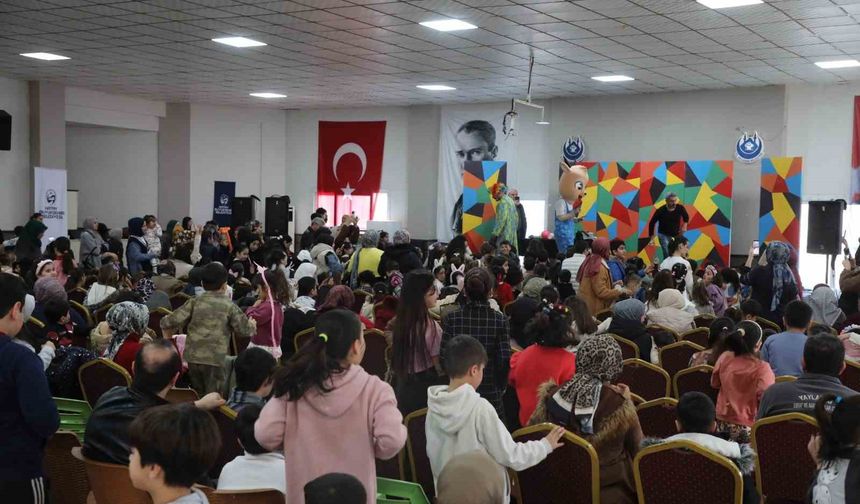 Yayladağı'nda çocuk şenliği yüzleri güldürdü