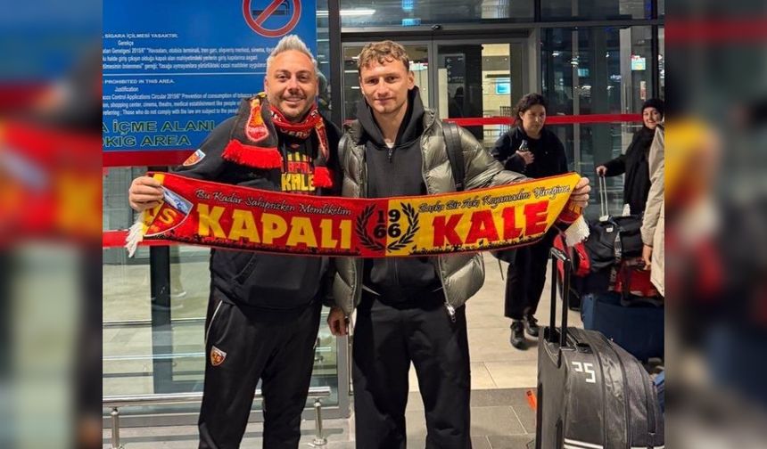 Kayserispor’un yeni golcüsü Fedor Chalov Kayseri’ye geldi