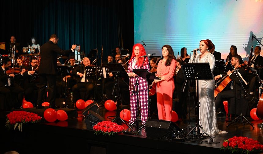 Mersin Kültürle Büyüyor: Ajda Gecesi Kapalı Gişe