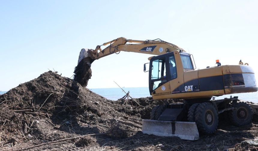 Akdeniz Belediyesi Sahil Seferberliği Başlattı