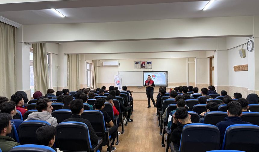 Jandarmadan 680 Öğrenciye Siber Güvenlik Eğitimi