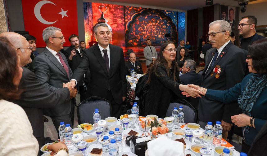 81 İlde Aynı Sofra: Vali Toros Şehit Aileleriyle Buluştu