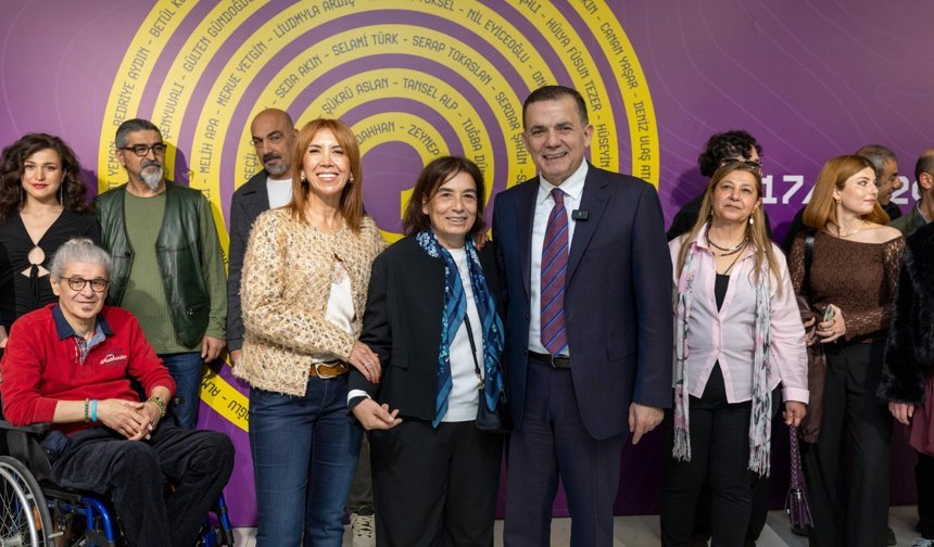 Mersin'de Frekans D Sergisi Sanatseverlere Kapılarını Açtı