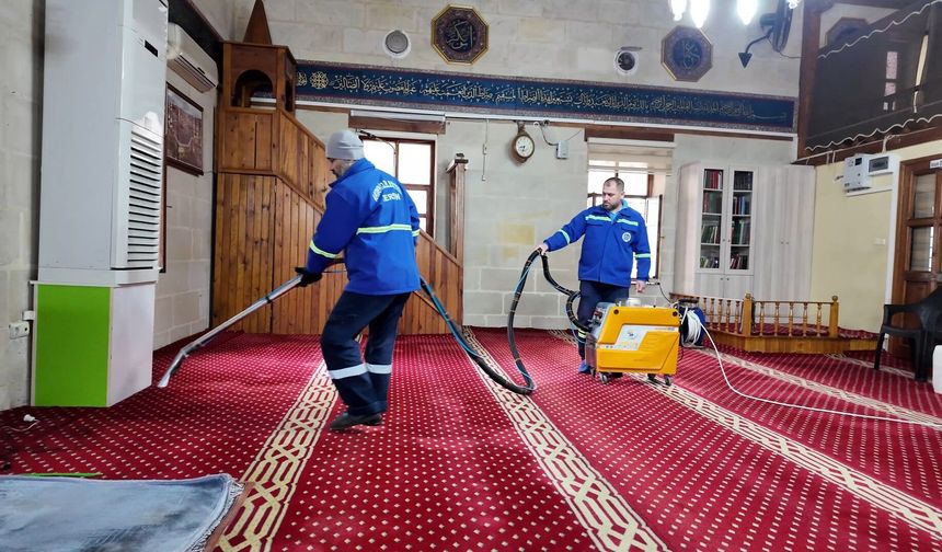 Akdeniz’de İbadethanelere Bayram Temizliği