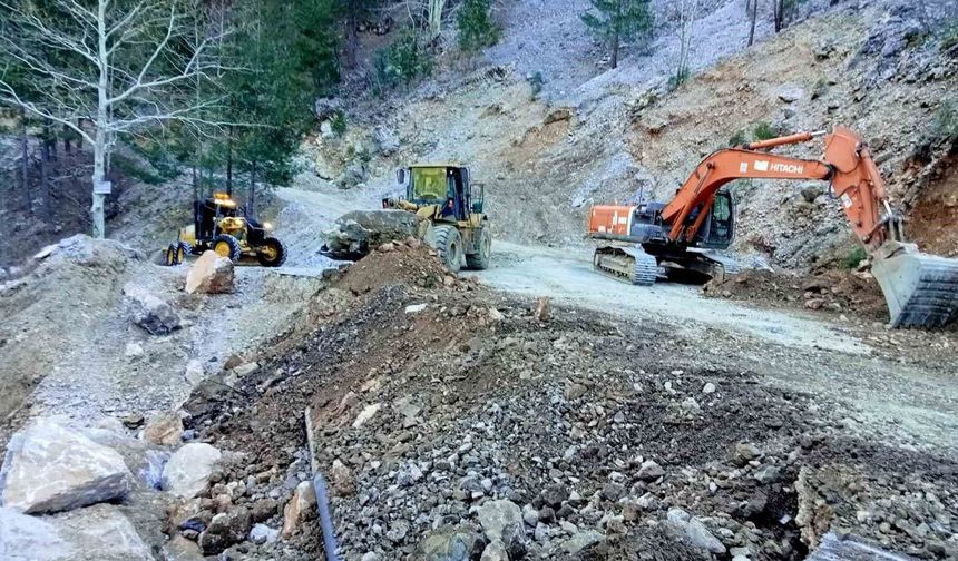 Alanya Kırsalında Göçük ve Buzlanmaya Karşı Seferberlik