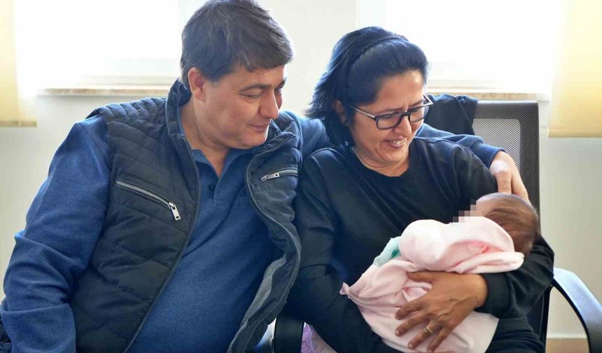 Antalya'da 10 çocuk yeni ailesine kavuştu: 'Kendim doğurmuş gibiyim'