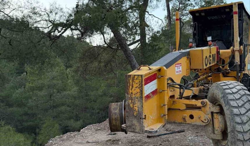 Aşırı basınçla fırlayan lastiğin çarptığı kadın uçurumdan düşerek hayatını kaybetti