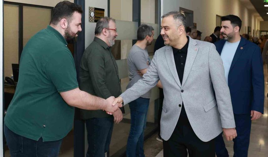 Başkan Toptaş belediye personeliyle bayramlaştı