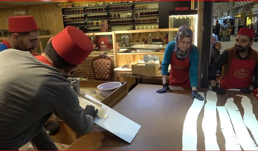 Hatay’da Ramazan Mesaisi: Küncülü Helva Kuyruğu Bitmiyor