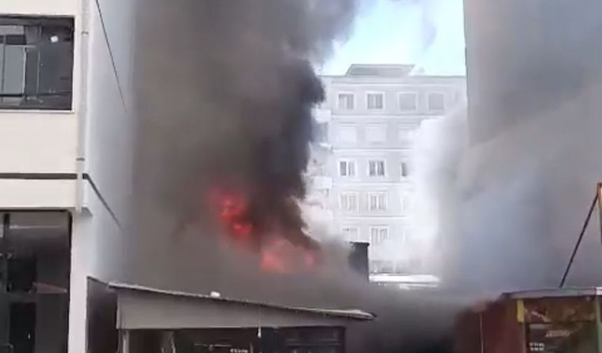 Kahramanmaraş'ta manavda çıkan yangını itfaiye söndürdü