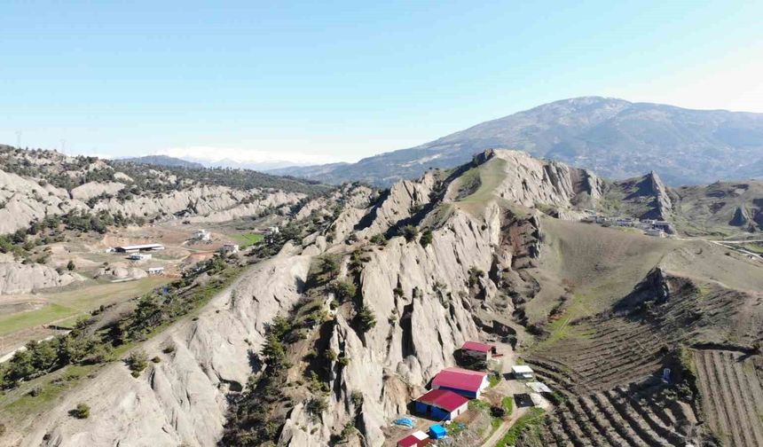 Kahramanmaraş'ta sivri ve keskin kayalar